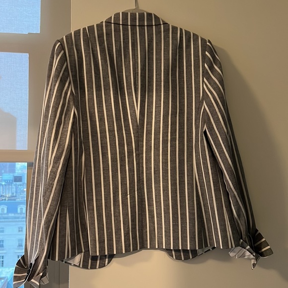 Never worn Banana Republic striped blazer - Picture 2 of 4